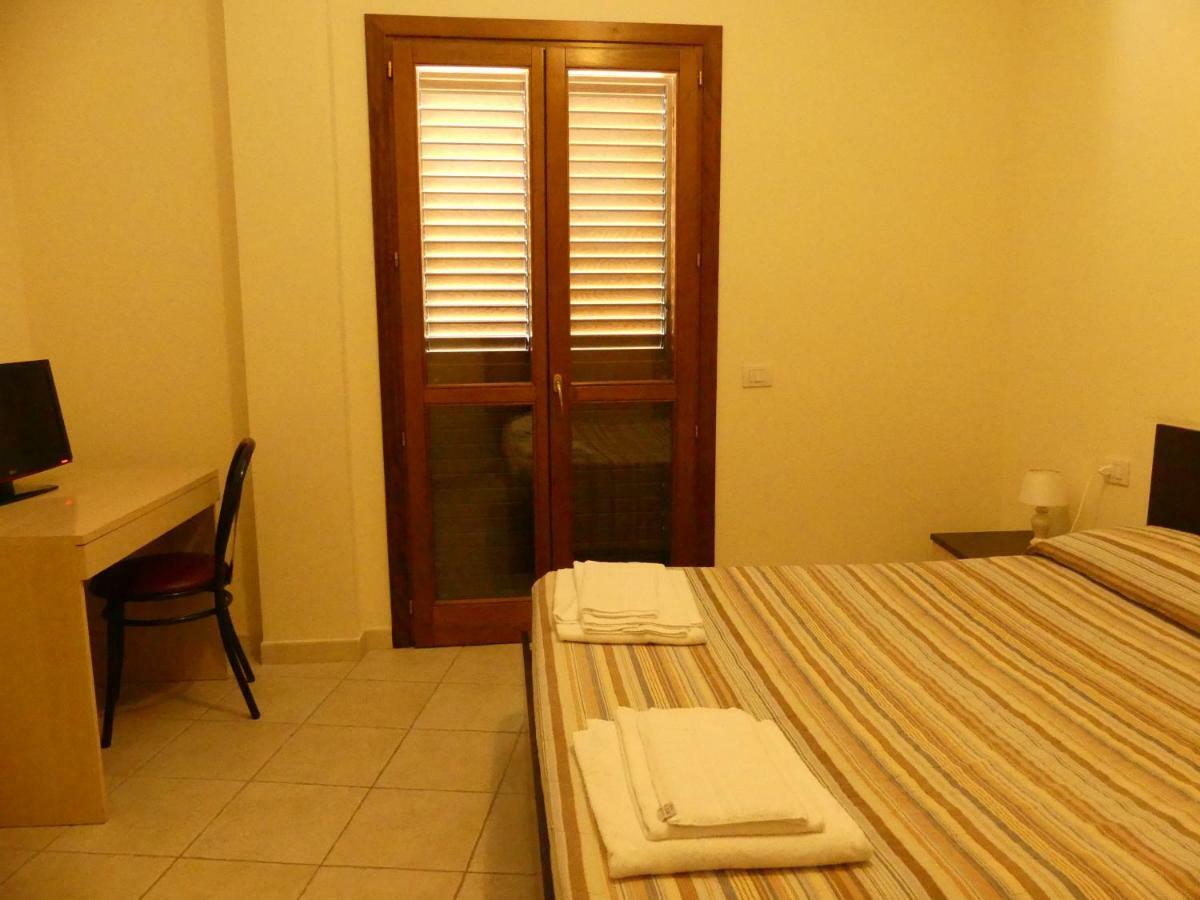 Beb 2000 Hotel Sassari Buitenkant foto