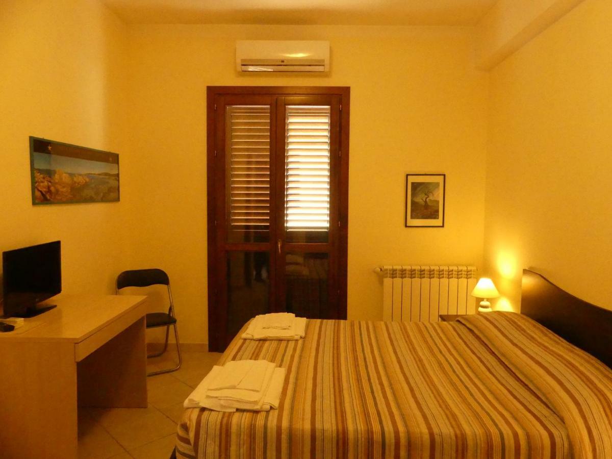 Beb 2000 Hotel Sassari Buitenkant foto