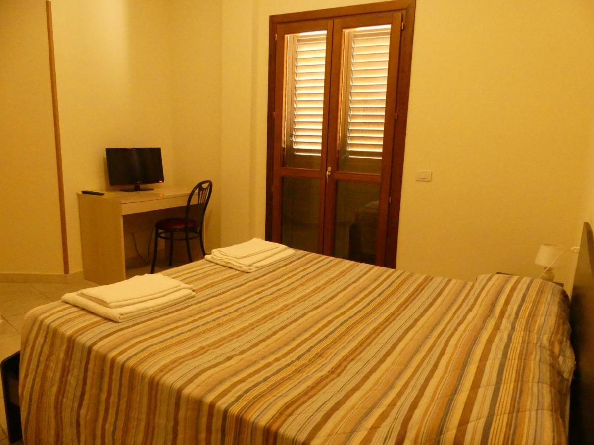 Beb 2000 Hotel Sassari Buitenkant foto